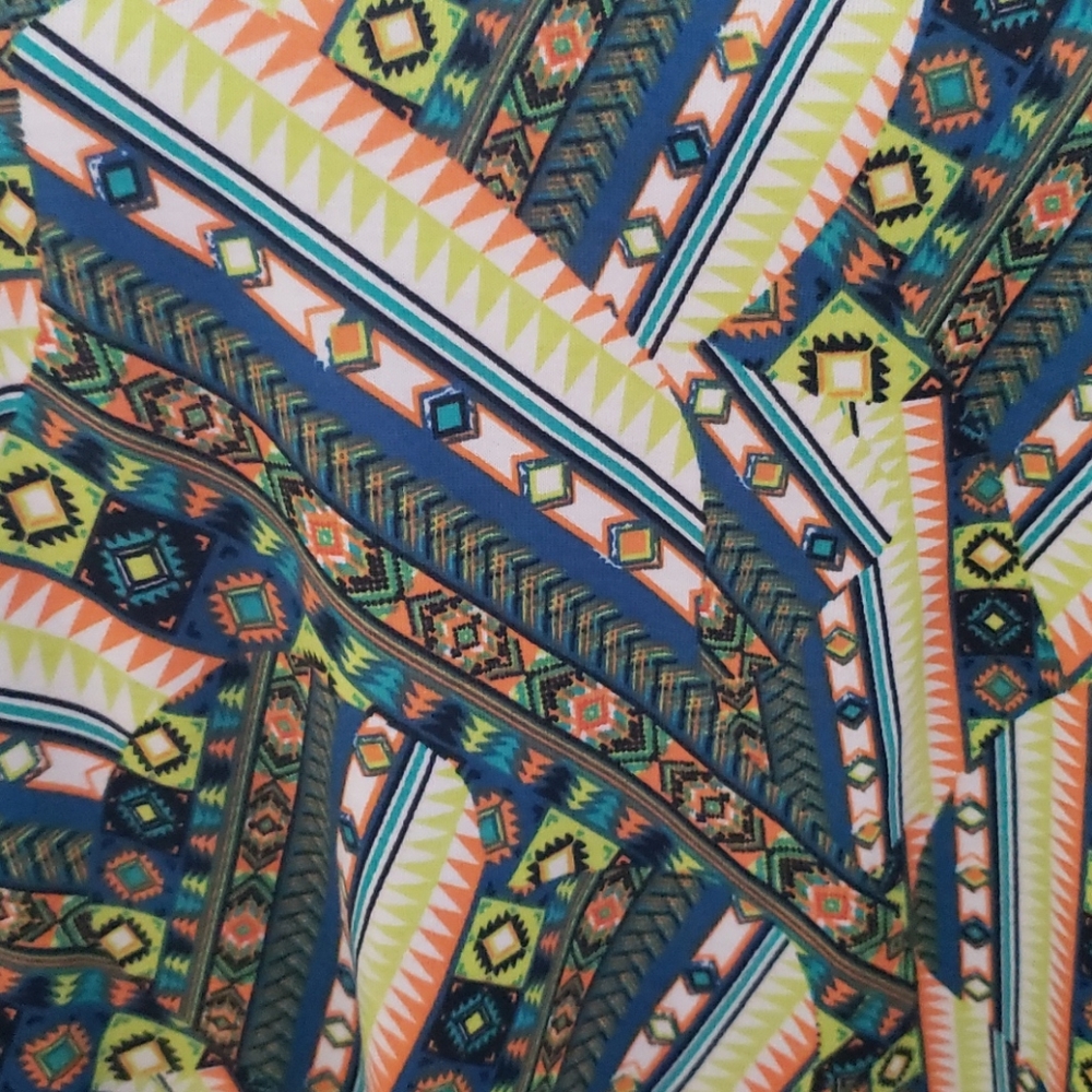 LuLaRoe Perfect T - Picture 3 of 5
